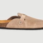 zueco serraje forrado piedra 1 Zueco BIO de serraje con forro interior de pelo boreal en color piedra