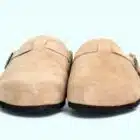 zueco serraje forrado piedra 2 Zueco BIO de serraje con forro interior de pelo boreal en color piedra
