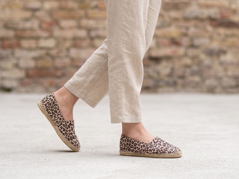 alpargata plana clasica animalprint leopardo modelo Alpargata plana animal print Leopardo